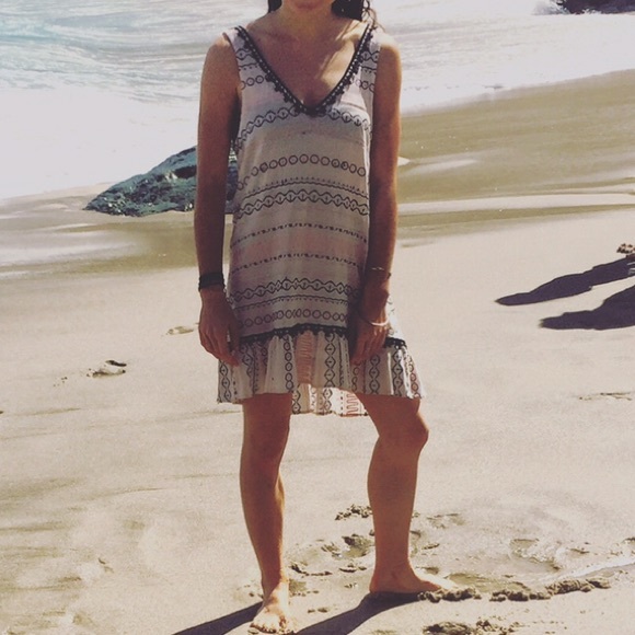 Gypsy05 Cameo Embroidered Mini Dress Tunic - Picture 2 of 5